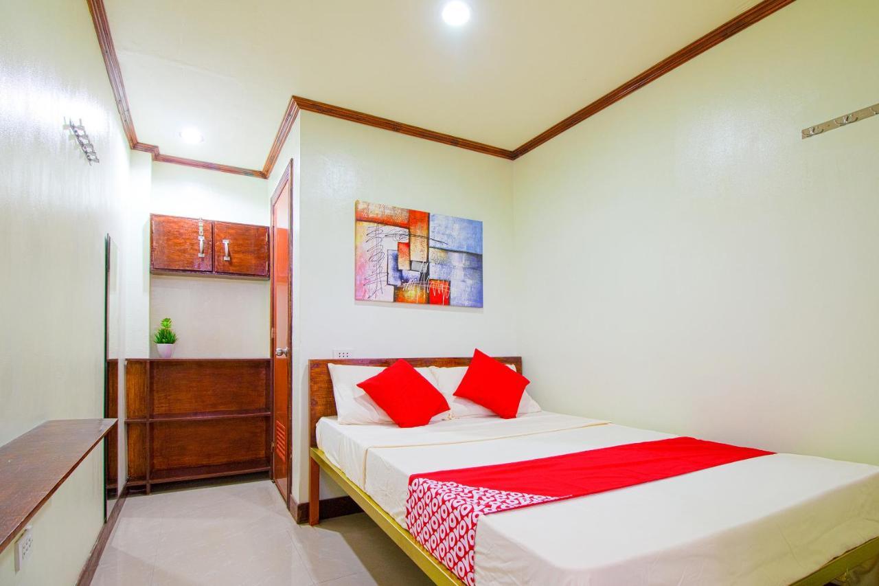 Oyo 788 Lisa'S Guesthouse Moalboal Dış mekan fotoğraf